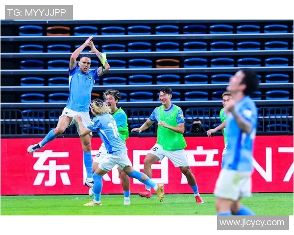 上海申花迎战辽宁开新期待精彩对决展现足球魅力与激情的较量